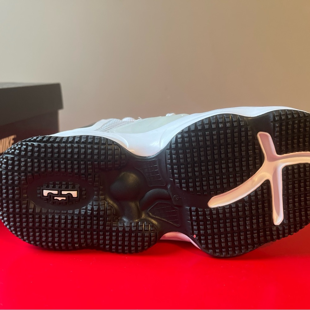 BRAND NEW NIKE LEBRON XIX!  Size 3Y, Colors : white, red, and black.